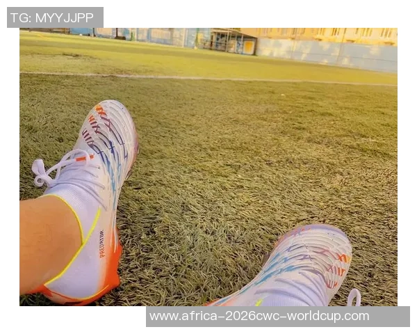 猎鹰足球鞋4代全新升级助你在球场上尽显风采与实力