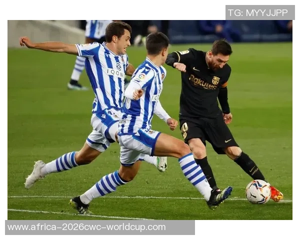 足球比赛的精彩瞬间从先开球开始让我们共同见证这场激情四溢的对决